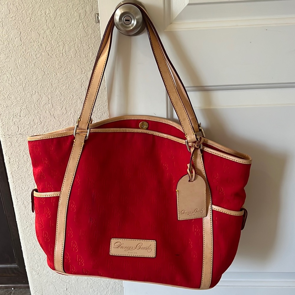 Dooney & Bourke Monogram Canvas Red Medium Tote Bag
& Zip Pouch 25794.